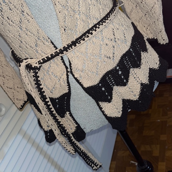 AT cardigan - Picture 2 of 3